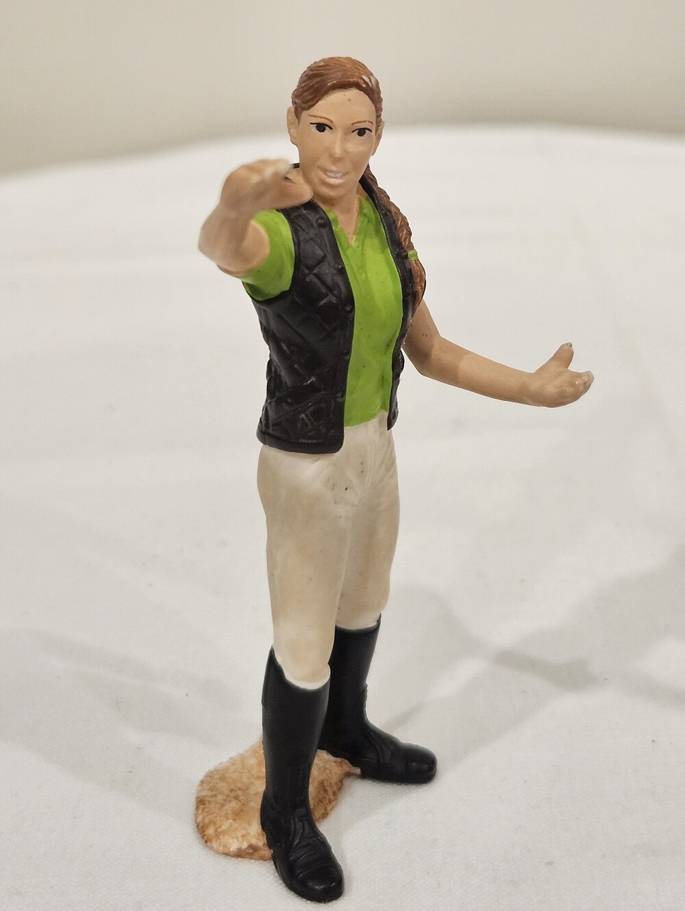 Schleich HORSE CARER Stable Hand Brown Hair Girl Figure 2013 Retired Green Shirt
